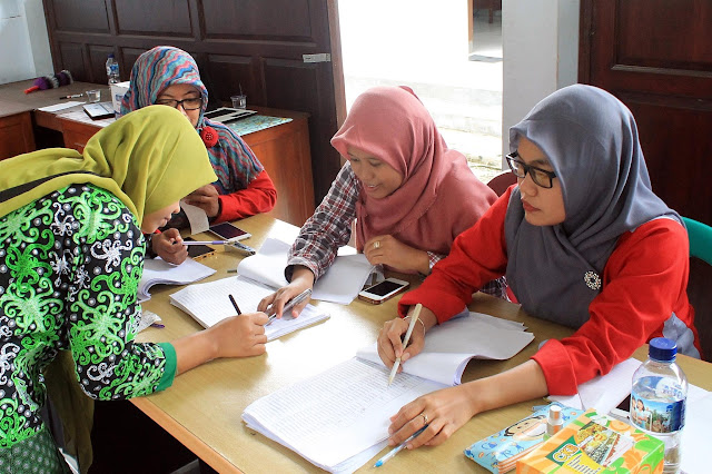Penyaluran PKH Tahap III Tahun 2016 Desa Sendangsari Pajangan Di Kecamatan Pajangan