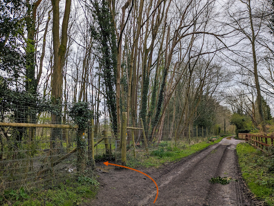 Turn left, still on Wheathampstead footpath 38