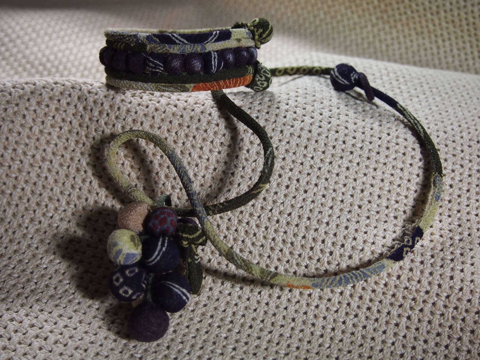 Factory Saku オリジナルハンドメイド 着物地で和小物 ブレスレットとネックレス