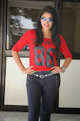 Hari Priya dazzling stills-thumbnail-10