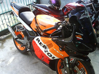 Modif Kawasaki Ninja Zx 150 KRR Repsol Honda Replica