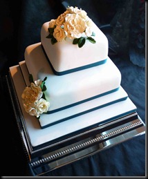 2-tier-Rose-Cake