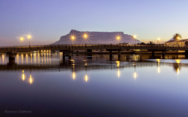 Table Mountain over the Milnerton Lagoon at Woodbridge Island