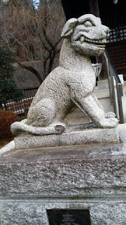 貝取御嶽神社　狛犬左