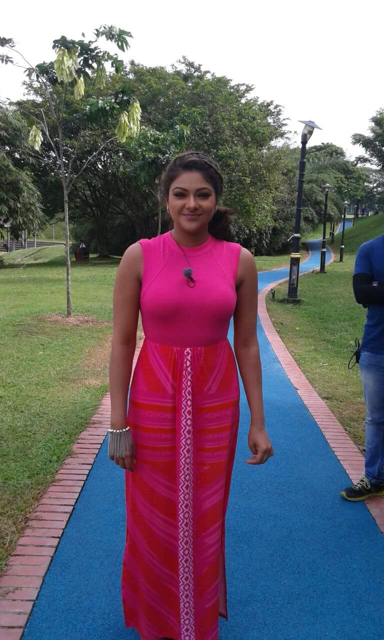 Mallu Actress Abhirami Hot HD Stills | JOLLYWOLLYWOOD.COM ...