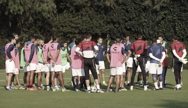 CON ESTE PLANTEL ¿HASTA DÓNDE LLEGARÁ TIBURONES ROJOS?: LA AFICIÓN RESPONDE