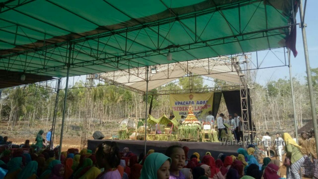 Sedekah Labuh Desa Girisekar Berlangsung Khidmad