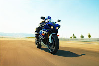 Yamaha YZF-R1 Gallery and Specs