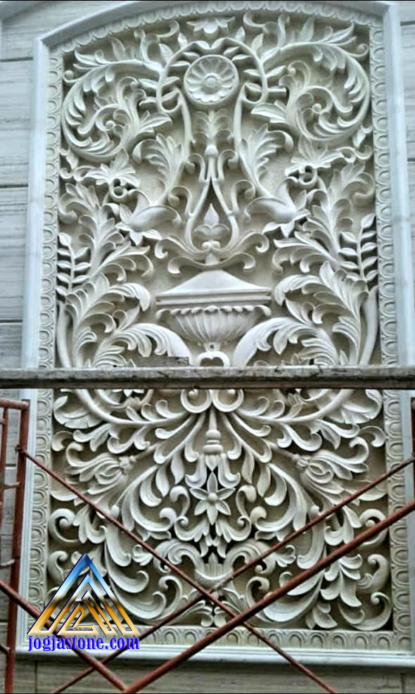 Loster ventilasi udara dan relief tempel dinding motif 