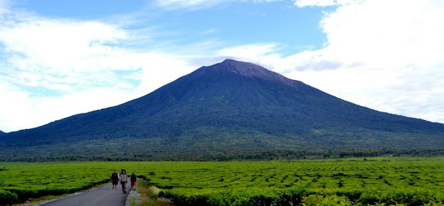 5 Gunung Dengan Jalur Tersulit Di Indonesia