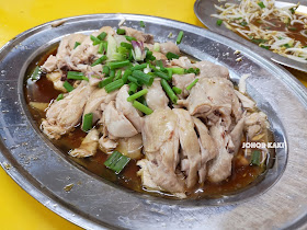 Cowan Street Ayam Tauge and Koitiau. Popular Ipoh Chicken & Bean Sprouts