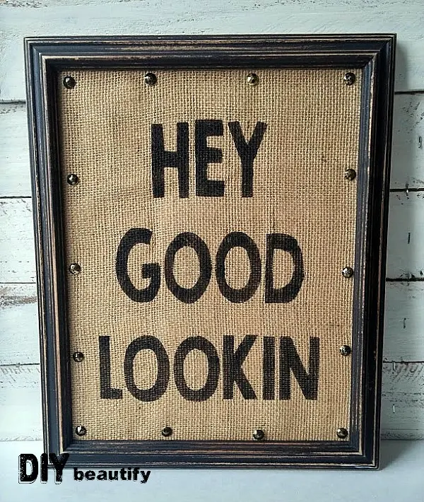 Stenciled Burlap Sign | DIY beautify | Get your FREE printable download at DIY beautify blog