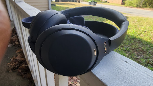 These blue Sony headphones are best for Airplane Travel
