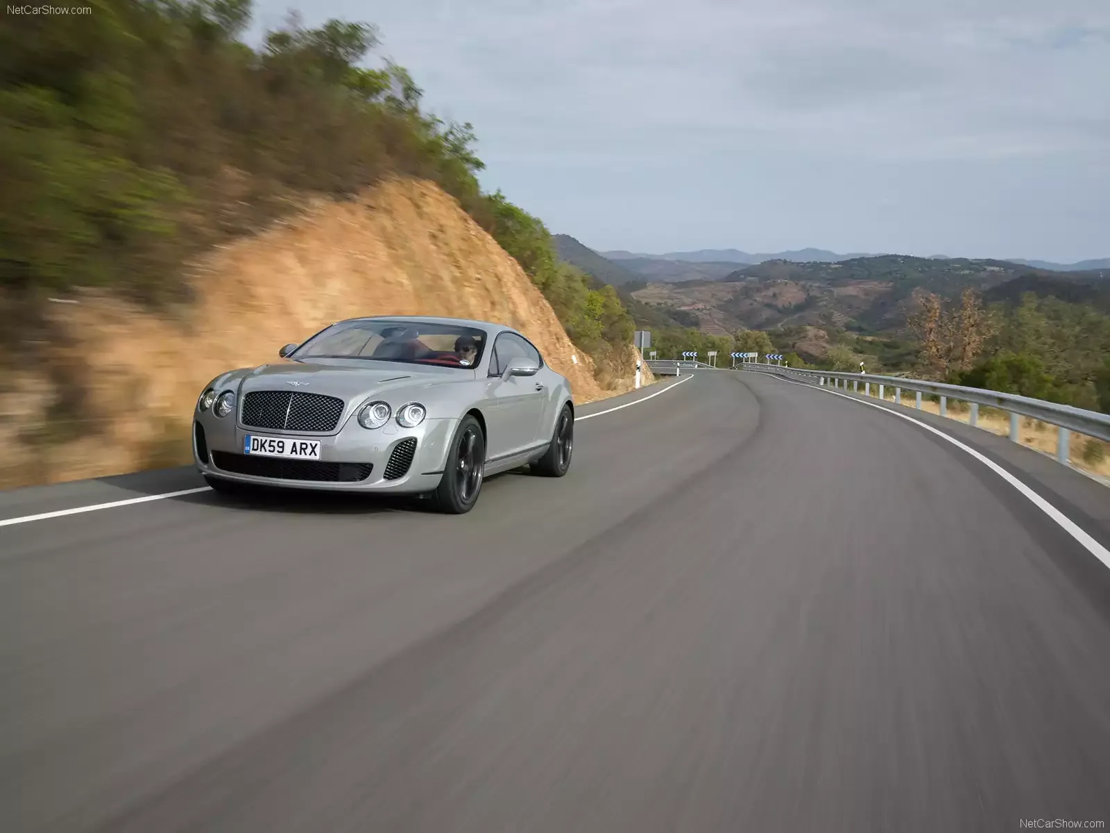 Hình ảnh xe ô tô Bentley Continental Supersports 2010 & nội ngoại thất