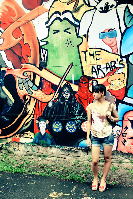 Ada Agupitan Cartoon Casual OOTD: College of Fine Arts Wall University of the Philippines Diliman