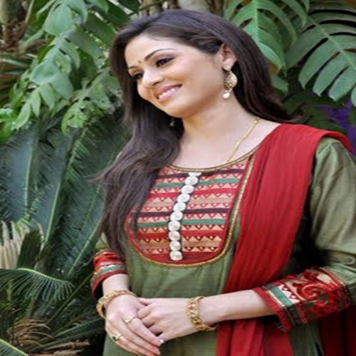 Sada in Telugu movie hot pics in suit