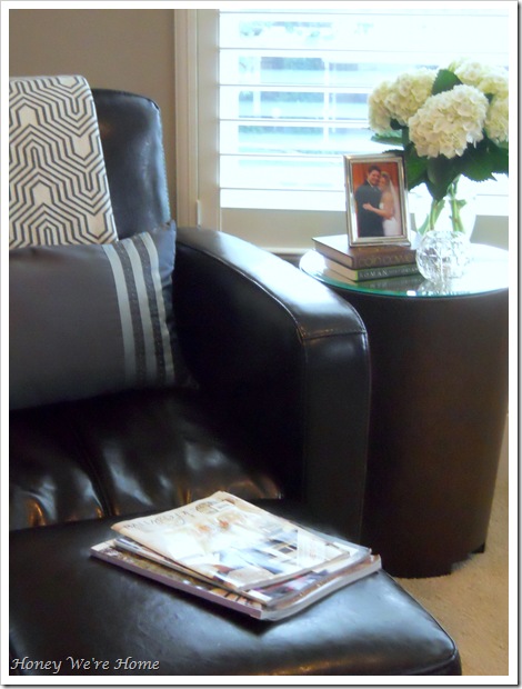 Dining table, sitting room 031