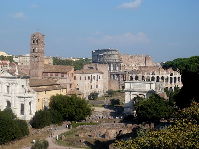 Centro storico di Roma con vista colosseo