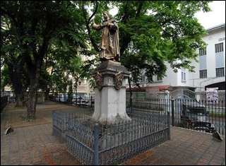 plaza santo tomas intramuros