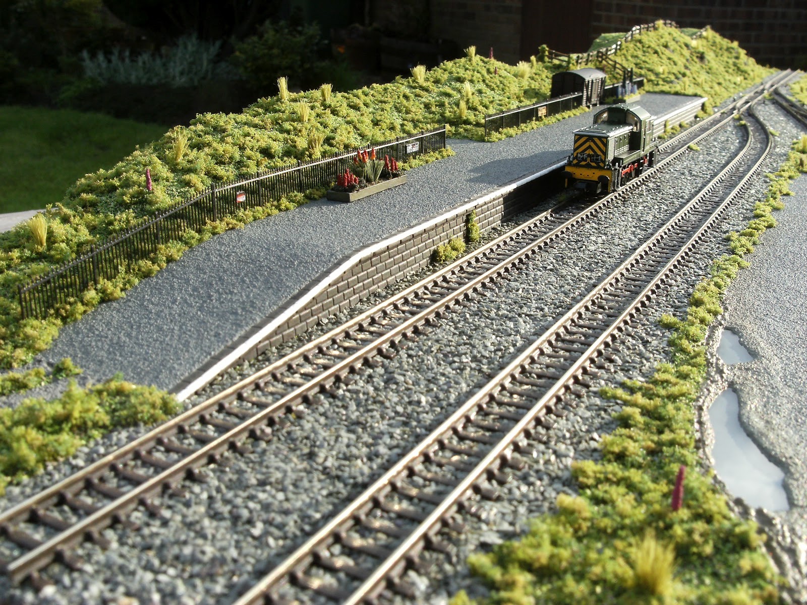 Brian Ford Scenic Model Railway Layouts: Finchley N Gauge Scenic Model 