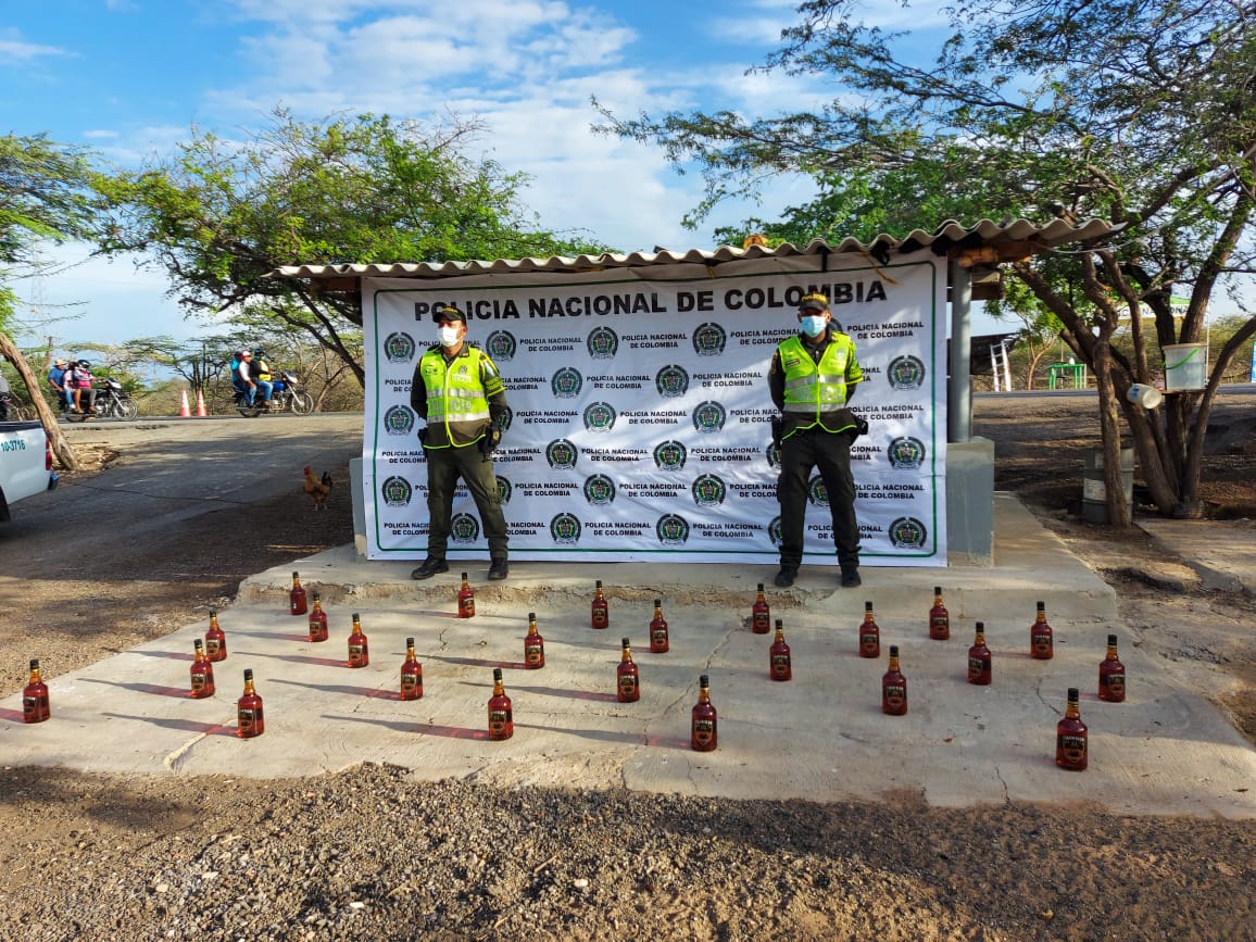 https://www.notasrosas.com/Setra decomisa cigarrillos y whisky de contrabando en diferentes ejes viales de La Guajira