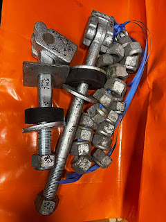 Quick acting cleats for vessel-,hatch cover quick acting cleats-,hatch cover parts-,cleats-worldwide delivery  450mm rod length-18pcs  300mm rod length -5pcs  worldwide delivery   also we have stock for container lock,automation,engine jack tools, ows filter, engine backwash filter,crane filter, ppm monitors, sewage plant parts and general supply.