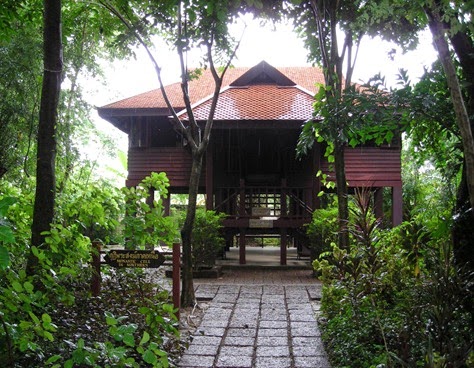บ้านเรือนไทย