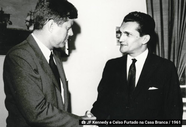 ambiente de leitura carlos romero gonzaga rodrigues socialismo stalinista celso furtado rolan corbisier john kennedy