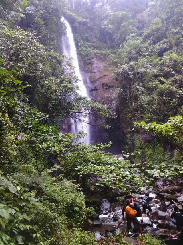  Daerah  Wisata Di Indonesia KEINDAHAN AIR TERJUN CURUG  