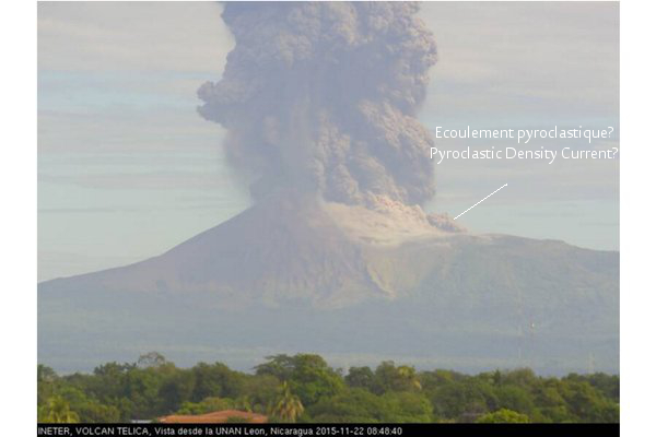 Possible écoulement pyroclastique sur le volcan Telica, 22 novembre 2015