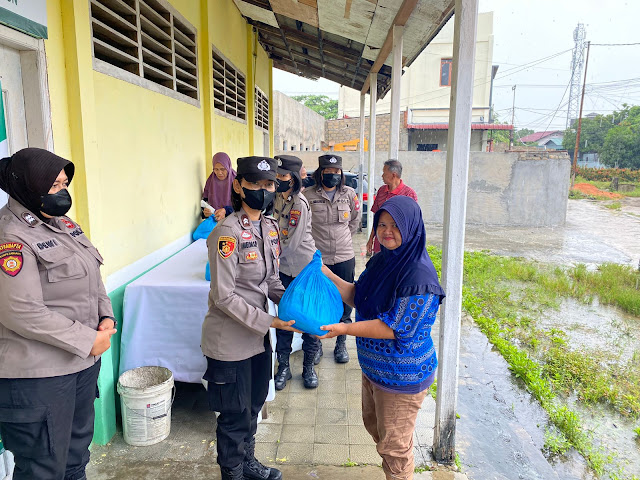 Sambut Hari Jadi Polwan Ke-74, Polwan Polres Karimun Melaksanakan Bakti Religi dan Bakti Sosial