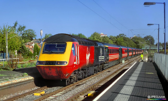 43089 Virgin red livery