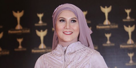 Marini Zumarnis Ikuti Tren Hijab Lewat Acara Fashion