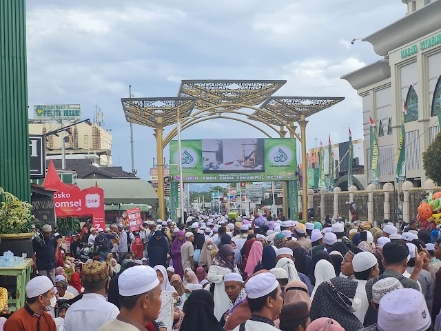 Haul Guru Sekumpul Ke-18 Dipadati Jemaah 