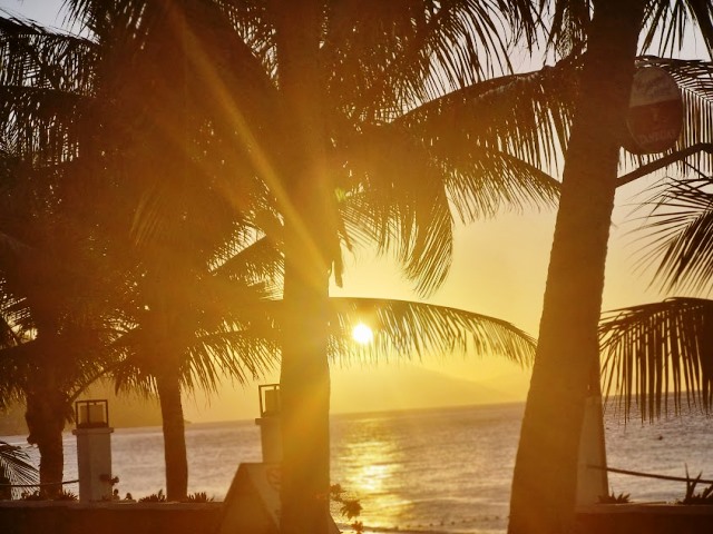 uma foto de uma praia nas Filipinas