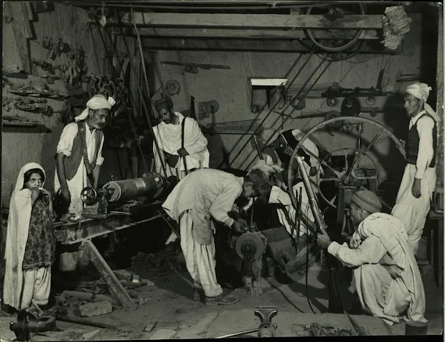 Pashtun gunsmith of Jamrud is factory guns for Kashmir war of 1947-1948