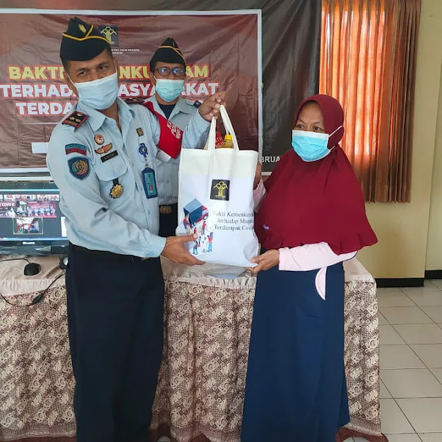 Serentak Bakti Kemenkumham, Rupbasan Mojokerto Ikut Bagikan Paket Sembako Terdampak Covid-19