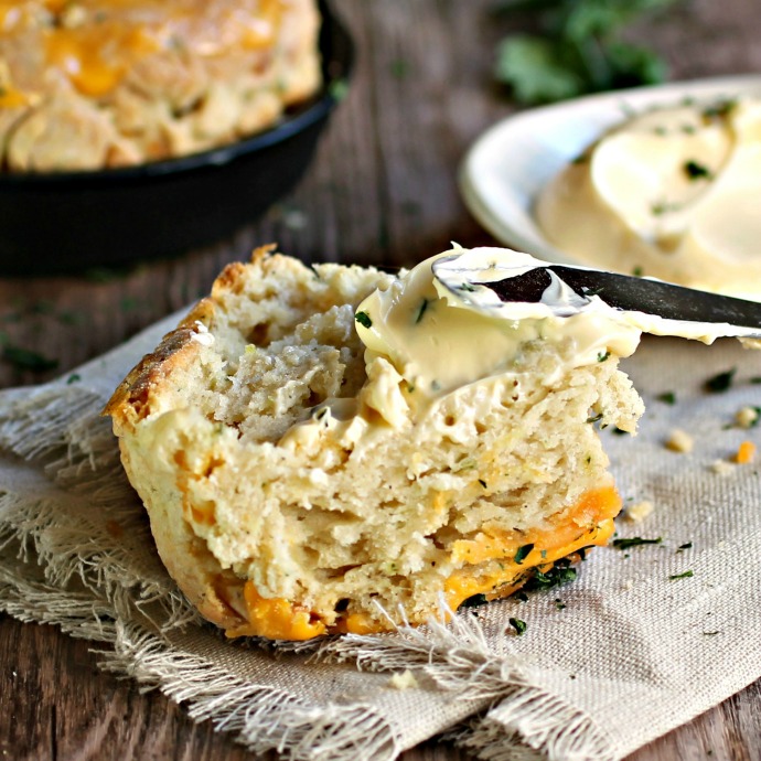 Recipe for individual skillet soda breads with cheddar cheese.