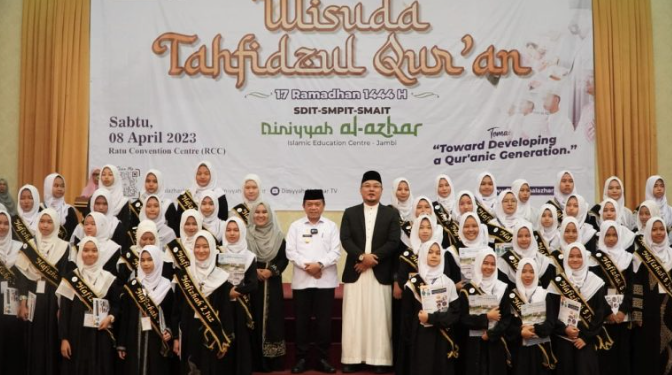 Al Haris Hadiahkan Umroh Gratis Kepada Orang Tua Hafidz Untuk Muliakan Para Penghafal Al-Qur’an