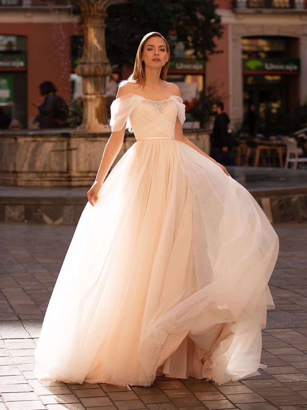 31 Dreamy Designer Wedding Dresses.