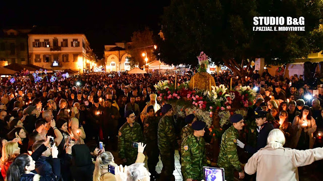 Βούλιαξε από κόσμο το Ναύπλιο στη συνάντηση των Επιτάφιων (βίντεο)