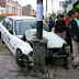 Taxi choca contra poste en la avenida España