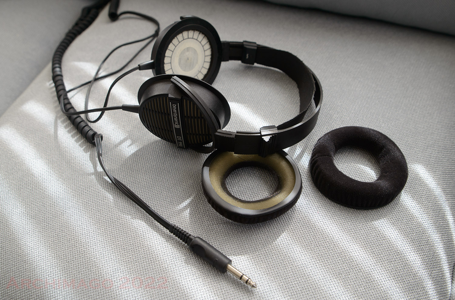 Beyerdynamic DT 990 Pro Review in FIVE MInutes! - Worth buying in 2023? 