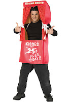 Kissing Booth Costumes1