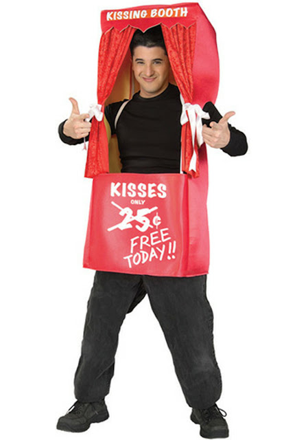 Kissing Booth Costumes1