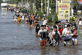 Thai factory workers