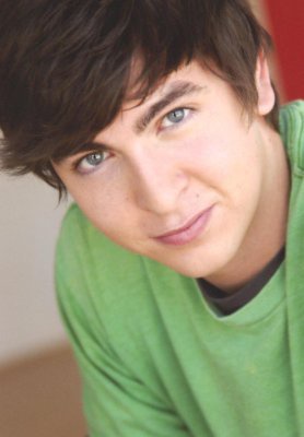 Nicholas Braun Profile Pics Dp Images