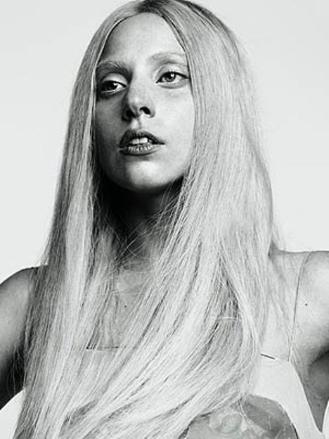Here are some pics that show Lady Gaga without make up