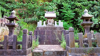 人文研究見聞録：韓神新羅神社（大浦神社） ［島根県］