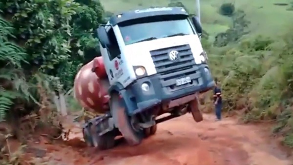 Caminhão betoneira apuros